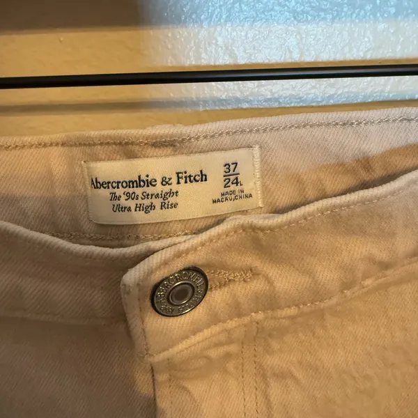 Abercrombie and Fitch Ultra‎ High Rise 90s Straight Jeans 24 long - Image 4