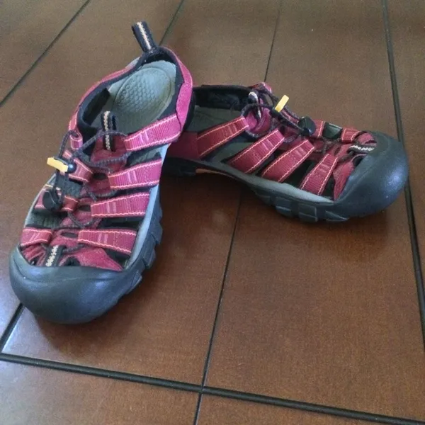 KEEN Newport H2 sandals red size 8 - Image 2