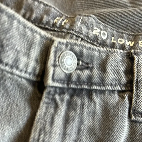 NWOT Gap Low Stride Relax Fit Jeans Black Wash Sz-8 - Image 5