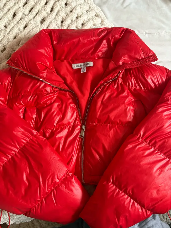 Urban Outfitters Puffer Jacket - Image 3