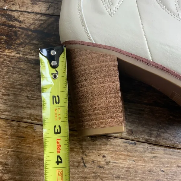 MIA Raylyn ivory western‎ boots stacked heel NWOT size 7 - Image 9