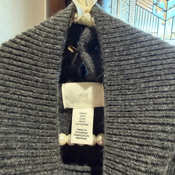 H&M Charcoal Turtleneck Sweater - Image 4