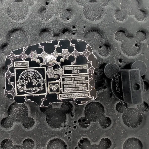 Disney parks 2026 WDW hidden Disney wave a buses Dalmatian puppy trading pin - Image 2