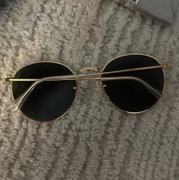 Round Metal Ray-Ban Sunglasses Gold - Image 3