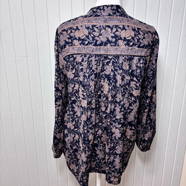 LUCKY BRAND Top Blue Pink Floral Pin-tucked Front Boho 3/4 sleeve shirt size‎ M - Image 6