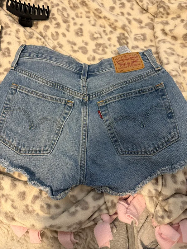 Levi’s 501 Shorts - Image 2