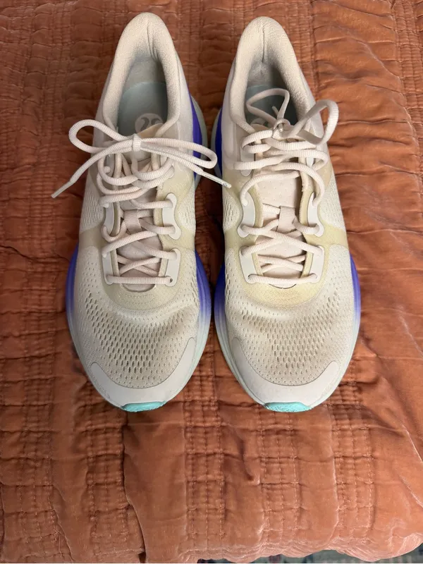 Lululemon Running Shoes white with Purple Accent sz 8.5 - Image 8