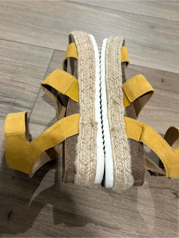 Universal Thread Annie espadrille style sandals yellow size‎ 6 - Image 5