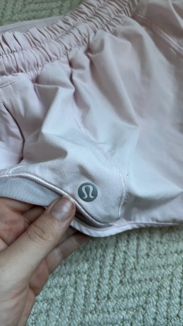 Hotty Hot Shorts Lululemon 2.5" - Image 4
