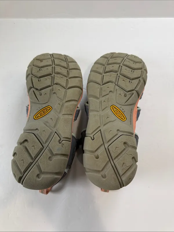 Keen Women’s Closed-Toe Sandals in Green, Coral and Gray - Image 9