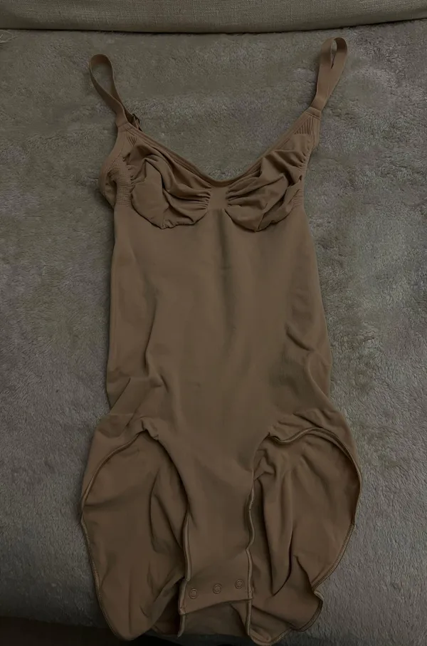 SKIMS Seamless Sculpt Brief Bodysuit - Image 5