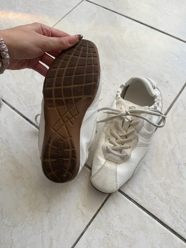 Steve Madden White scrunch back flat sneakers  - Image 3