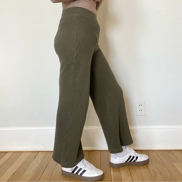 Abercrombie Green Knit pants - Image 2