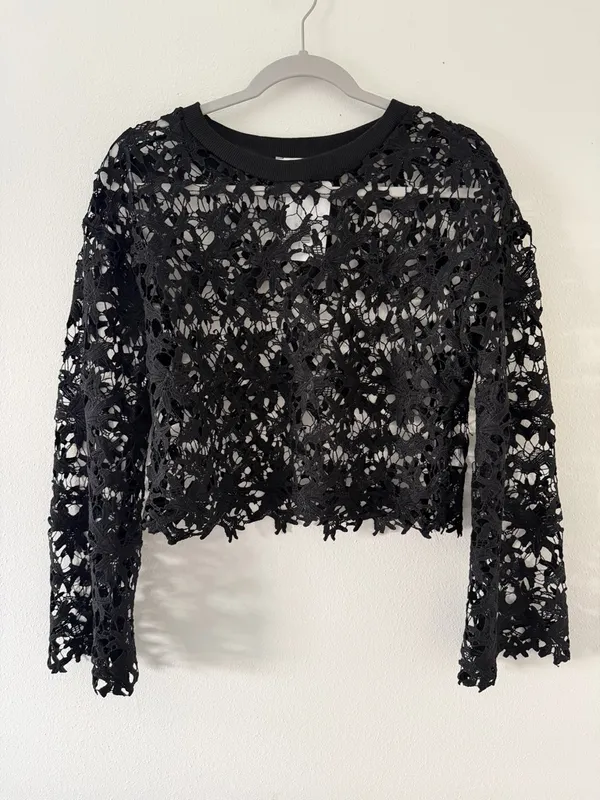 NWT- HYFVE Ramona Black Indiepop Quiet Luxury Crochet Floral Top size medium - Image 2