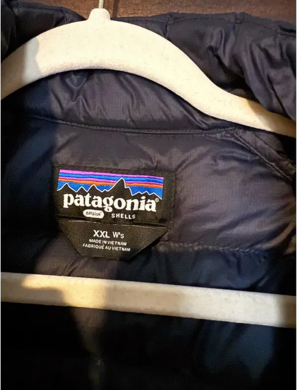Women's Patagonia Down Black Puffer Vest - Image 3