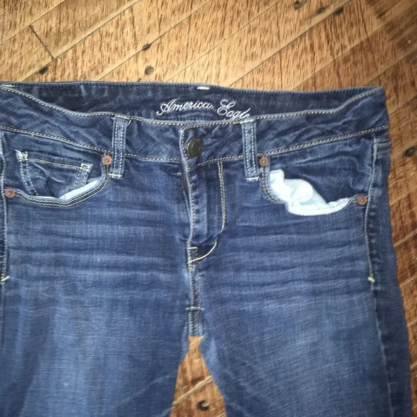 American Eagle size 6 distressed normcore skinny jeans - Image 2