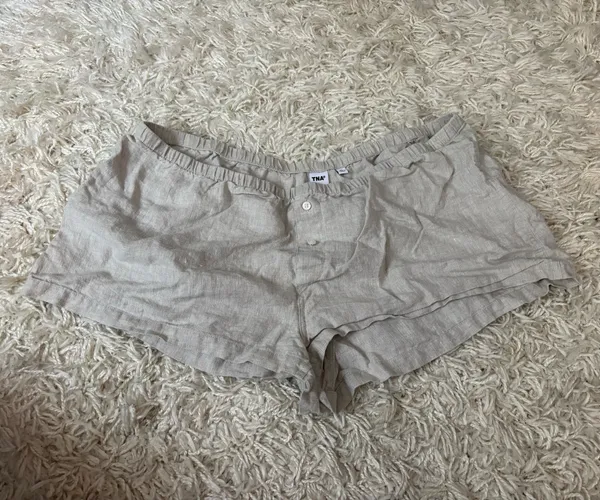 Aritzia Boxer Wilfred Shorts - Image 2