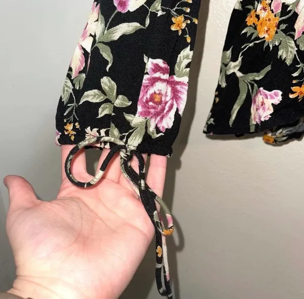American Eagle Tie Front Floral Print Top Black Multi Ruffle Hem Peplum - Image 7