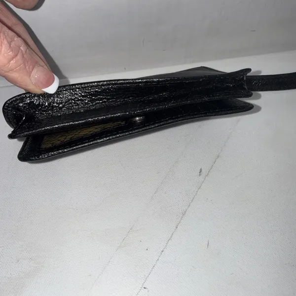 Vintage HOBO INTERNATIONAL Black Patent Leather Folding Wristlet Clutch Wallet - Image 4