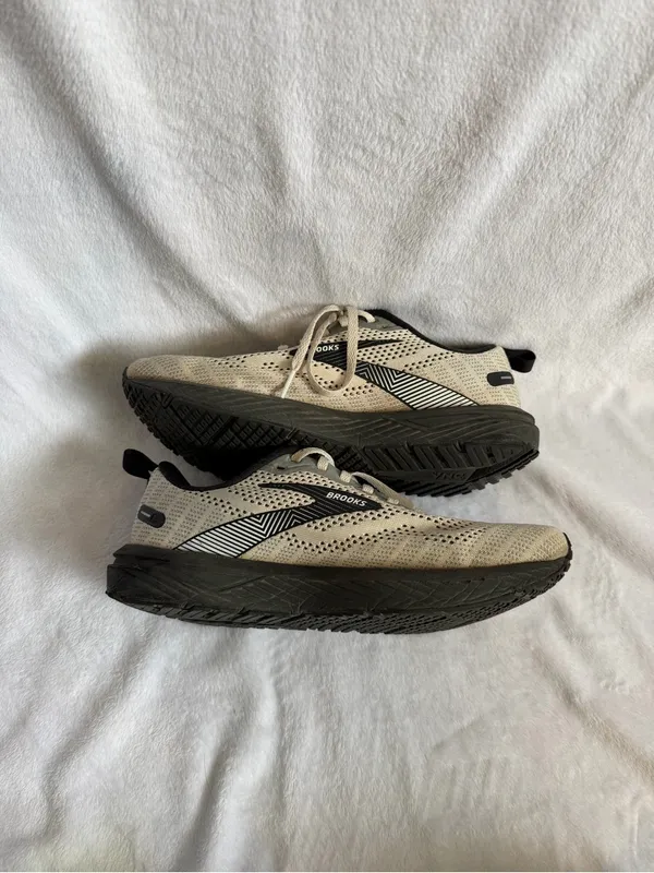 Brooks Womens Revel 6 Size 8.5 B Neutral Black White Running Trainer - Image 5