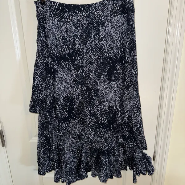 Free‎ People Kiss Me Baby Tiered Midi Skirt Blue Grey Snake Print Sz 4 Boho - Image 3