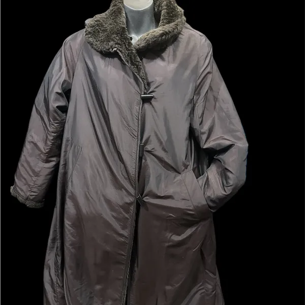reversible brown four Persian lamb coat raincoat size large Elegant Faux FurCoat - Image 2