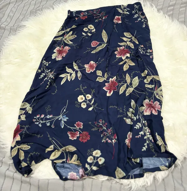 Sag Harbor Blue Floral Skirt - Image 4