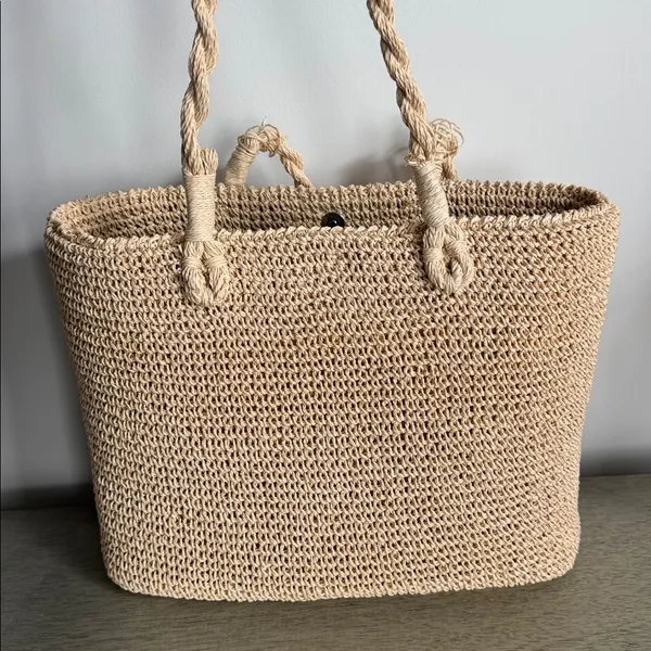 Elegant Tan Woven Tote Bag - Image 6