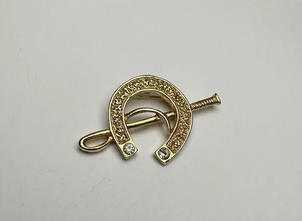 Vintage Gerry’s Rhinestone Horse Shoe With Riding Crop Brooch Pin Gold Tone - Image 4