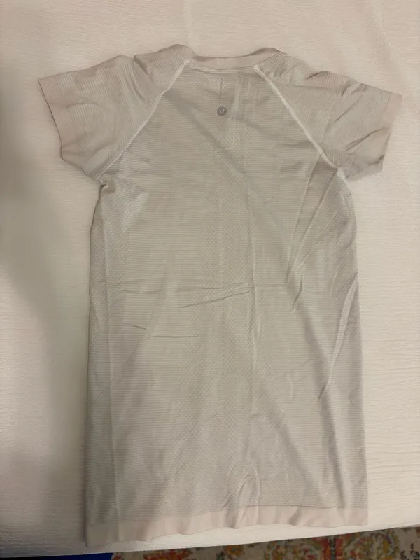 Lululemon Swiftly Tech Short Sleeve Shirt - Image 4