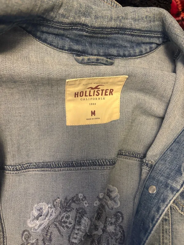 Hollister denim jacket - Image 4