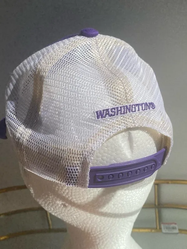 College fan gear collegiate UW university of Washington Huskies cap hat unisex - Image 4