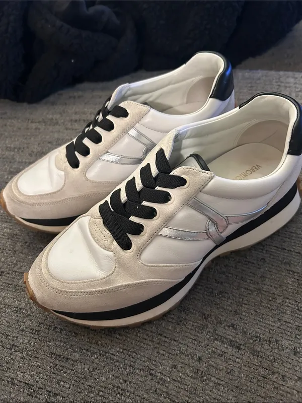 Veronica Beard Valentina Sneaker size 8 White and Black silver slip on leather - Image 3