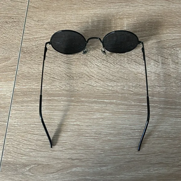 Black round sunglasses - Image 5