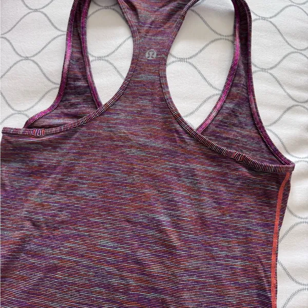 Lululemon Women’s Racerback Space Die‎ Camo Rosewood Fireside Red, Size 4/6 - Image 4