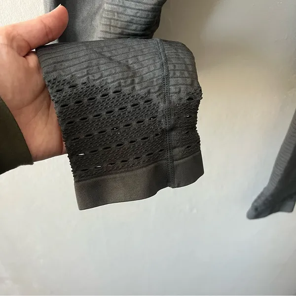 Gymshark Dark Grey Energy Seamless Leggings Size Medium - Image 4