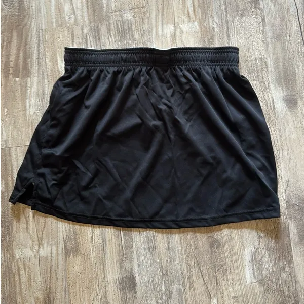 Women’s Nike lacrosse skirt  - Image 2