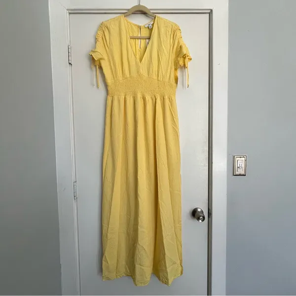 Bar III butter Yellow V-Neck Smocked Maxi Dress NWT FLAW short sleeve slit large - Image 2