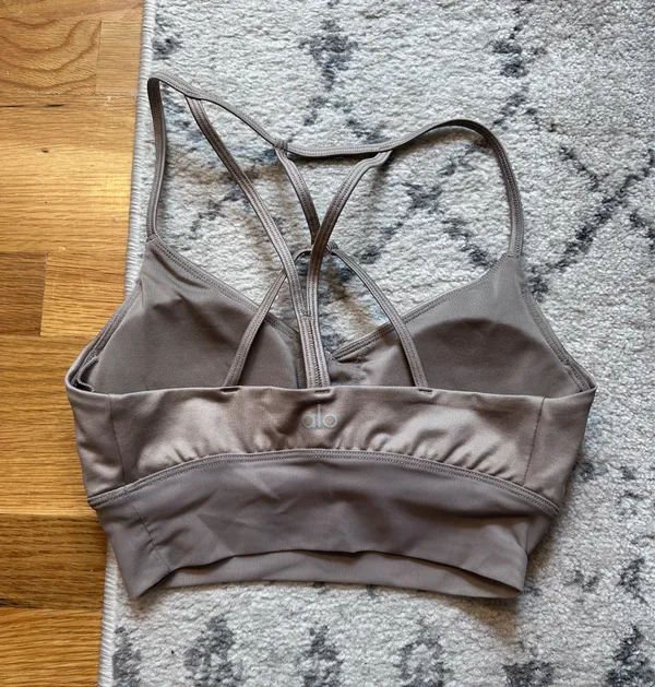 Alo Yoga Airlift Sports Bra - Image 4