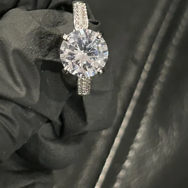 Elegant Silver Women's Ring - Image 4