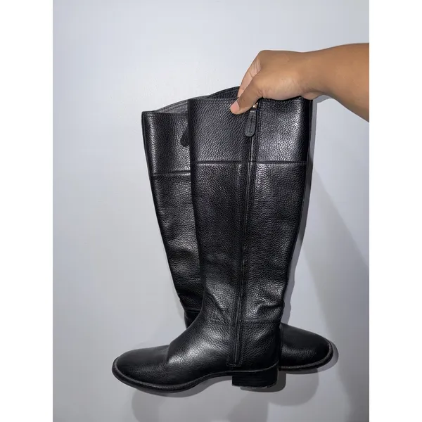 Tory Burch Black Riding Boots Pebbled Leather Sz 7 Gold‎ Detail - Image 6