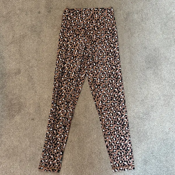 Aerie V Front Brown Cheetah Print 7/8 Length Leggings Size M - Image 2