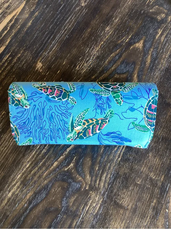 Vera Bradley Turquoise Sea Turtle and Coral Sunglasses Case - Image 2