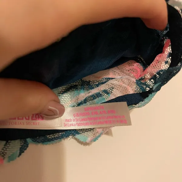 pink bra - Image 3