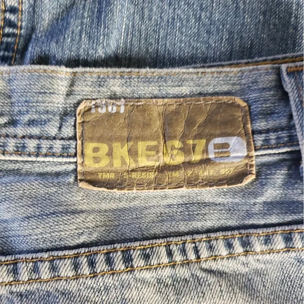 Buckle 67 San Antonio Distressed Jeans Women’s 31‎ - Image 3