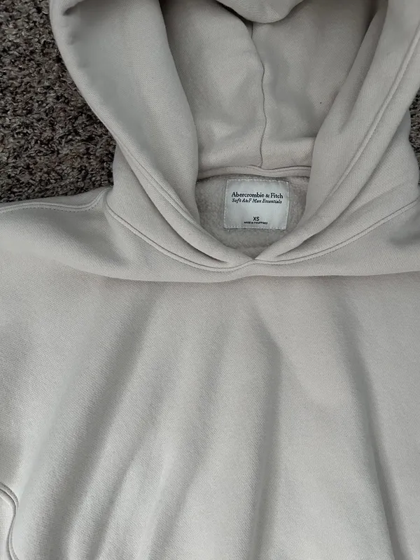 Abercrombie Athletics Soft Max Essentials Crop Sweatshirt - Image 3