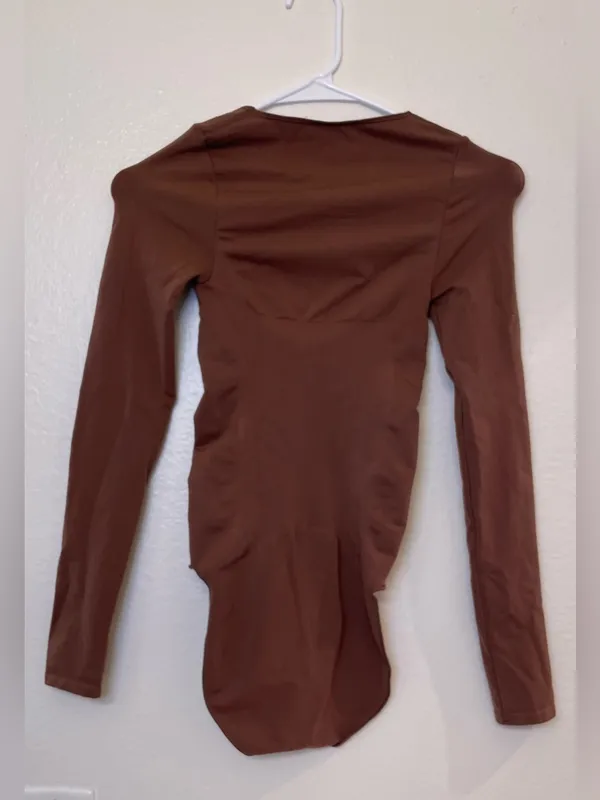 YITTY Nearly Naked Shapewear Long Sleeve Bodysuit Sizes M/L in Brown and Rich - Image 13