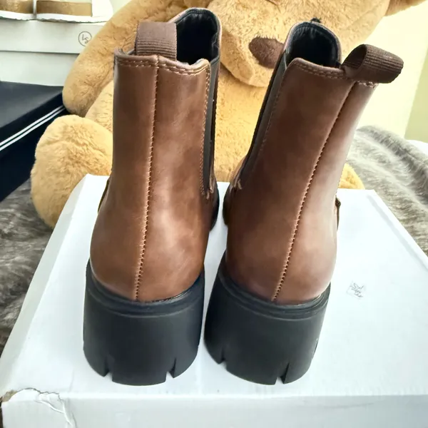 Women Carcuume Leather Boots Size 7.5 - Image 3