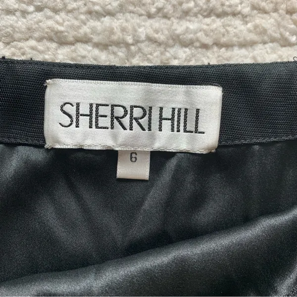 Sherri Hill Embellished Mini Skirt Black Silver NWOT Size 6 - Image 2