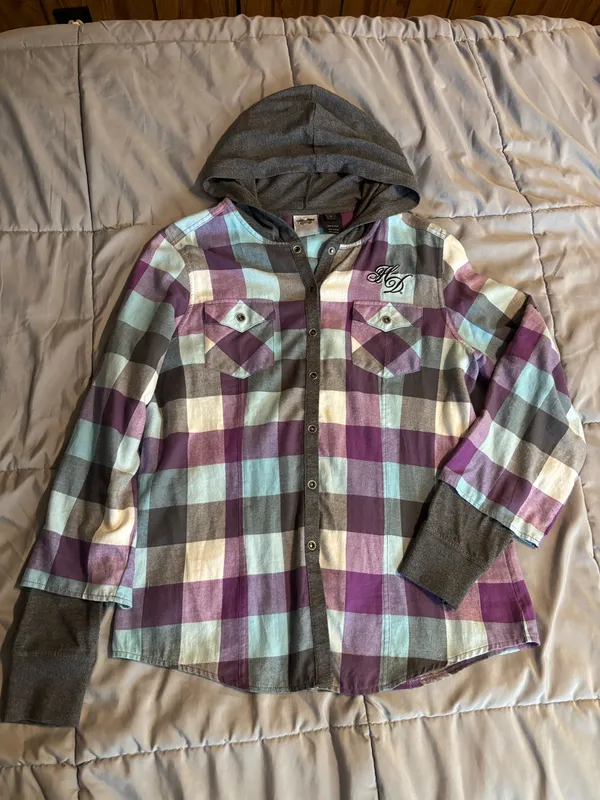 NWOT Harley Davidson Hooded Flannel Top - Image 2